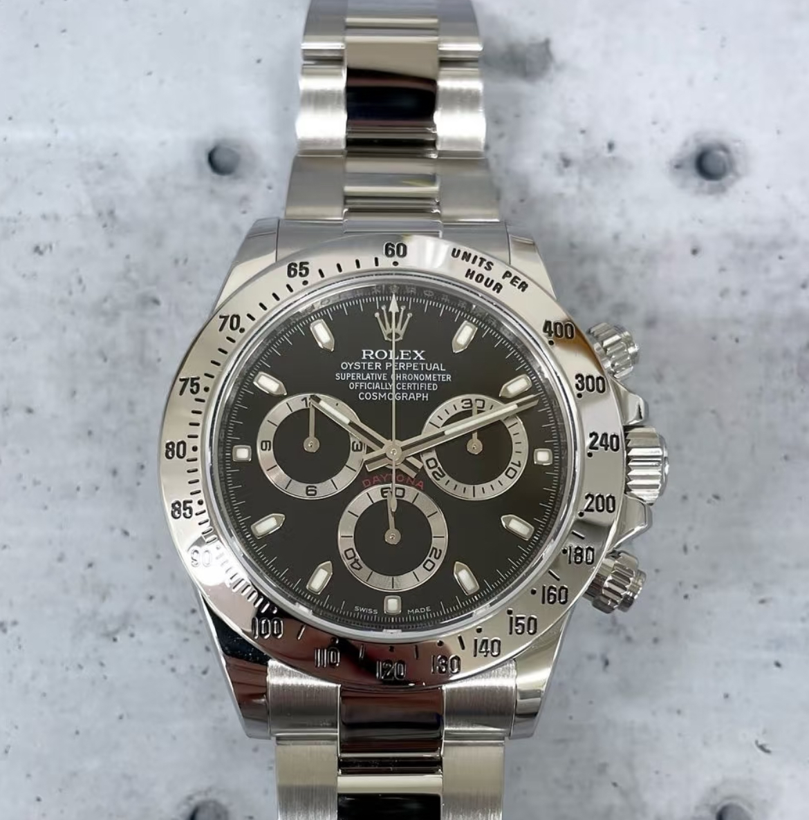 Luminous watch in light